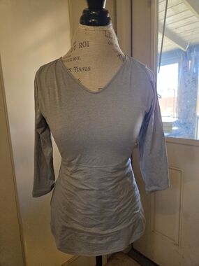Flexees Gray Women's Shaping Top - V-Neck Three-Quarter Sleeve Size Large